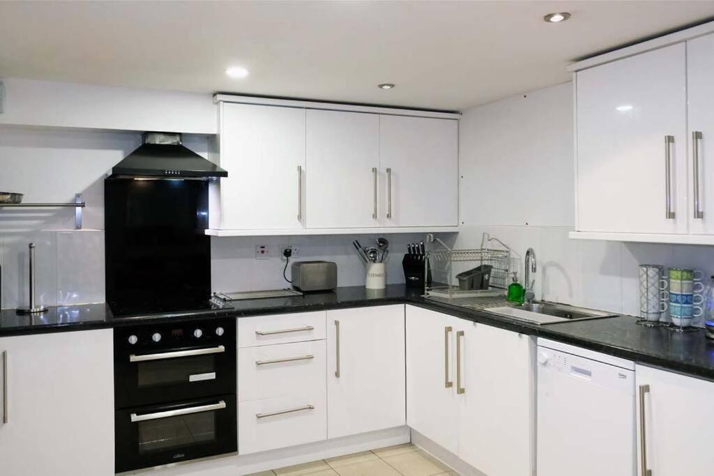 Seymour Townhouse By Serviced Living Liverpool Ngoại thất bức ảnh